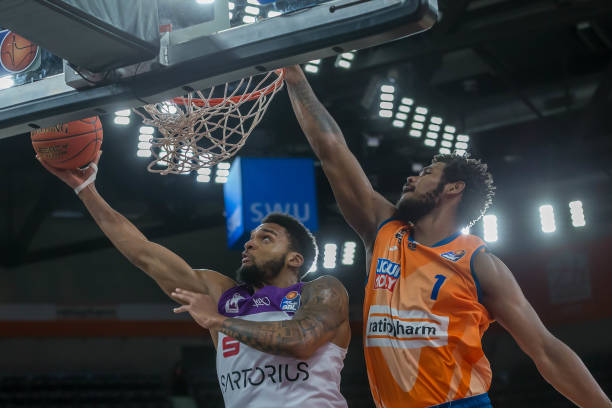 他对重返英 他对重返英